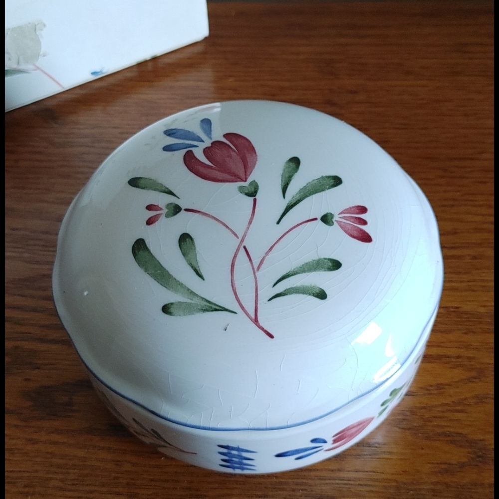 Avondale Covered Bon Bon 5" Nikko Floral Dish